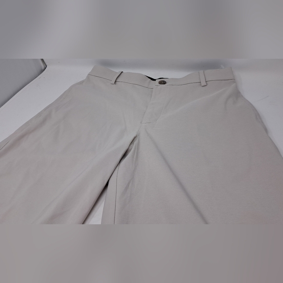 NEW Nike Men's Golf Shorts Flex Dri-Fit Bone Size 30W Actual 31 x 10.5" Inseam - Picture 2 of 13